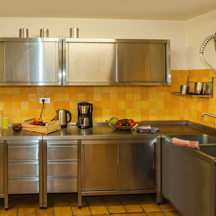gruppenhaus-frankreich-le-moulin-12-küchet-bild1.jpg
